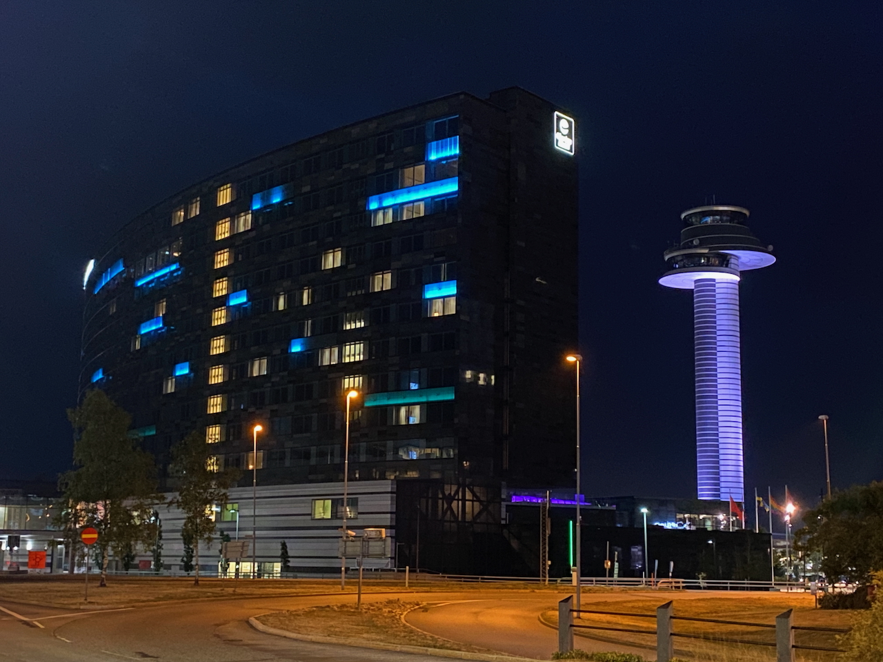 Arlanda bei Nacht