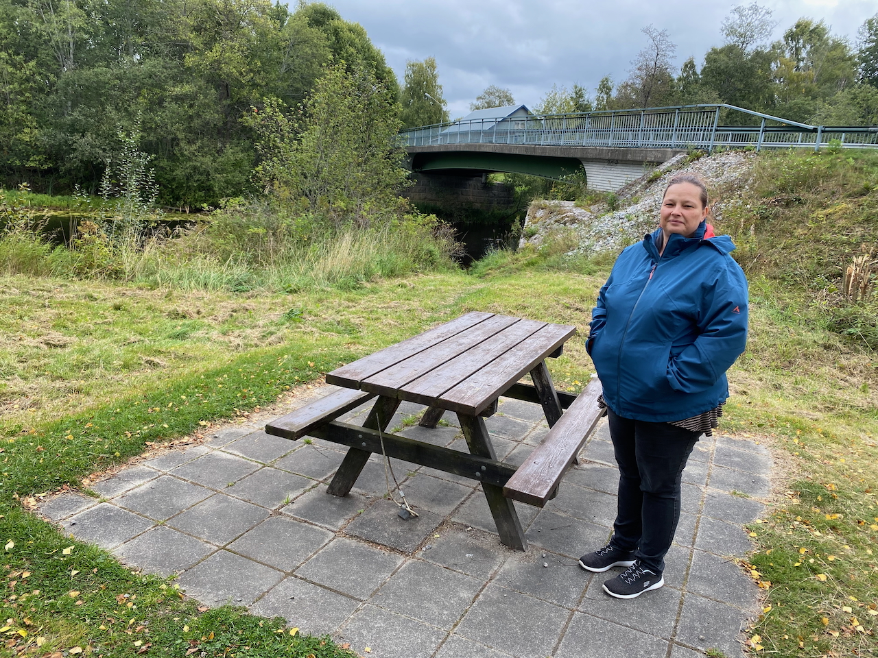 Esther auf dem Rastplatz Harmånger